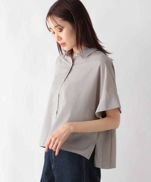 GLOBAL WORK（グローバルワーク）の「お手入れらくらくバックプリーツクロップドシャツ半袖/992247（シャツ/ブラウス）」 - WEAR