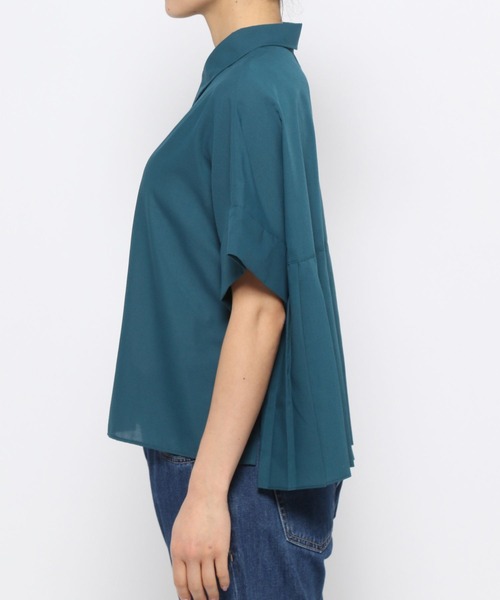 GLOBAL WORK（グローバルワーク）の「お手入れらくらくバックプリーツクロップドシャツ半袖/992247（シャツ/ブラウス）」 - WEAR