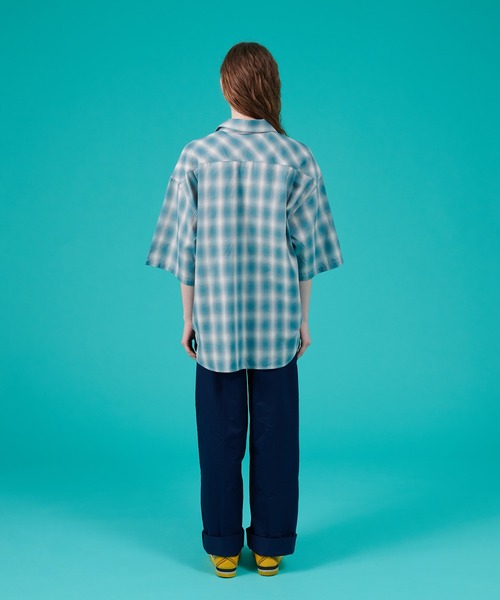 ONCILY(オンシェリー)の「OMBRE CHECK SHIRT / オンブレチェックシャツ(シャツ/ブラウス・メンズ・ブルー/アイボリー・LARGE/MEDIUM/SMALL)」の11枚目の写真