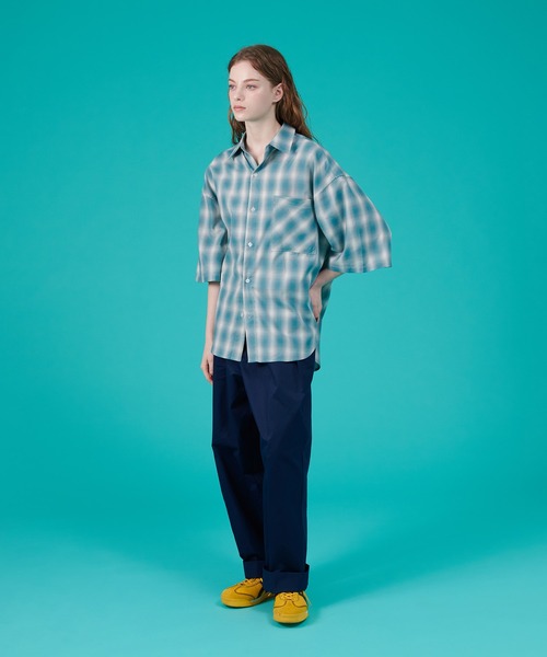 ONCILY(オンシェリー)の「OMBRE CHECK SHIRT / オンブレチェックシャツ(シャツ/ブラウス・メンズ・ブルー/アイボリー・LARGE/MEDIUM/SMALL)」の9枚目の写真