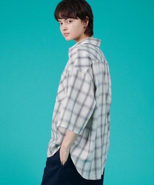 ONCILY(オンシェリー)の「OMBRE CHECK SHIRT / オンブレチェックシャツ(シャツ/ブラウス・メンズ・ブルー/アイボリー・LARGE/MEDIUM/SMALL)」の19枚目の写真