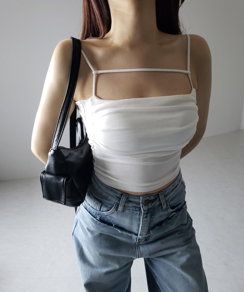 me+em select(ミームセレクト)の「【 カップ付き/2WAY 】ラインストラップタックショートキャミソール / line strap tuck short camisole(キャミソール・レディース・グレー/ホワイト/ブラック・FREE)」の4枚目の写真