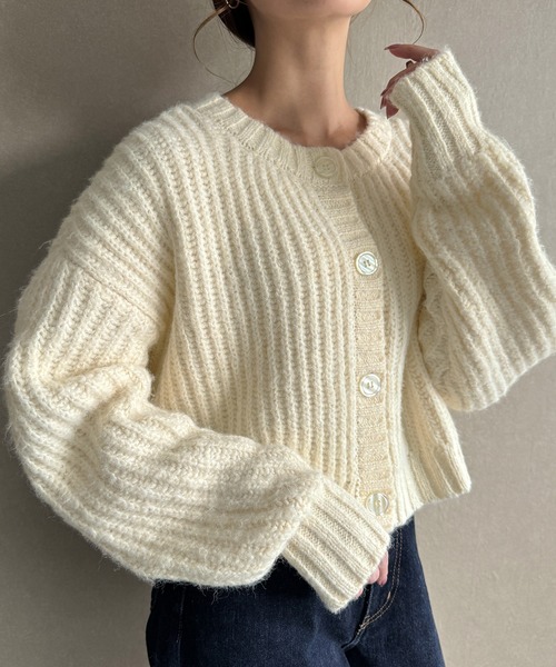 junoah(ジュノア)の「クルーネックニットカーディガン(カーディガン/ボレロ・レディース・グリーン/ブラック/オフホワイト・FREE)」の4枚目の写真