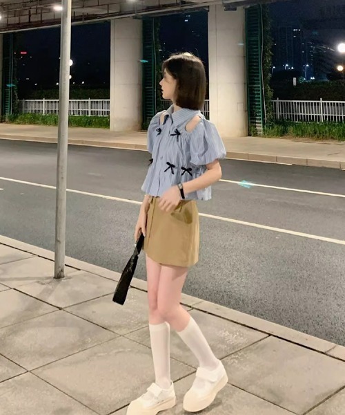 Mayree（メイリー）の「【Mayree】ストライプ柄  オープンショルダー リボン ブラウス（シャツ/ブラウス・レディース・ブルー・MEDIUM/LARGE）」の3枚目の写真