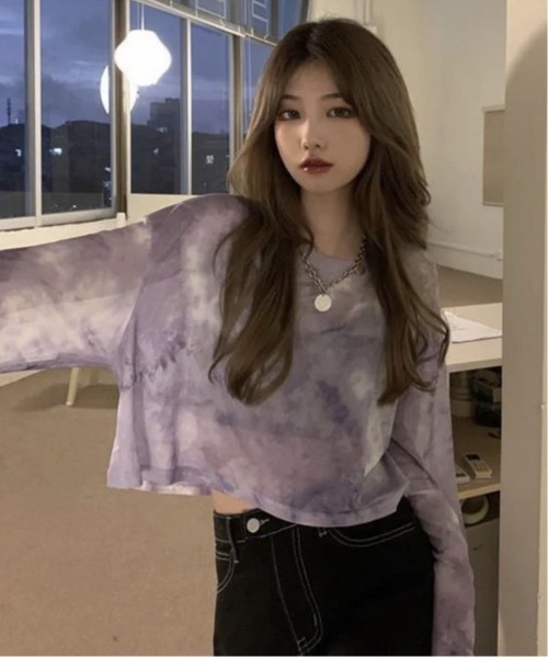 Jelly moo(ジェリームー)の「【 Jelly moo / ジェリームー 】 ショート丈 タイダイ柄 シアー トップス #(Tシャツ/カットソー・レディース・パープル/ブラック・FREE)」の1枚目の写真