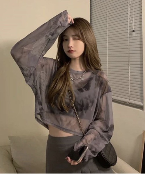 Jelly moo(ジェリームー)の「【 Jelly moo / ジェリームー 】 ショート丈 タイダイ柄 シアー トップス #(Tシャツ/カットソー・レディース・パープル/ブラック・FREE)」の2枚目の写真