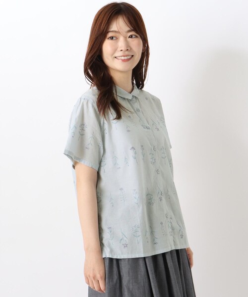 one'sterrace(ワンズテラス)の「花柄プリント 前開き半袖ブラウス(シャツ/ブラウス・レディース・ホワイト系9/ブルー系その他7/ベージュ系8・02)」の1枚目の写真