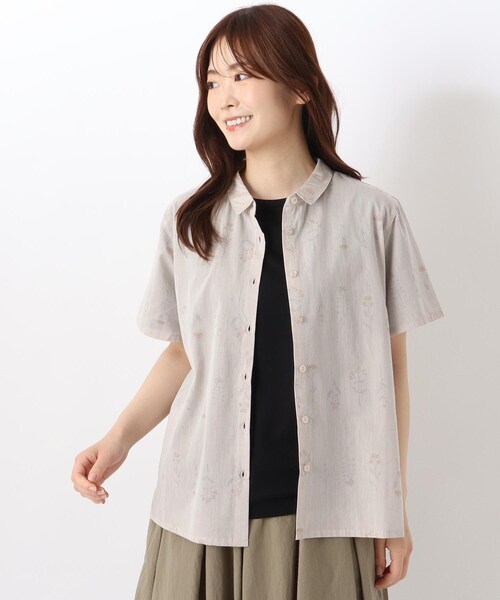 one'sterrace(ワンズテラス)の「花柄プリント 前開き半袖ブラウス(シャツ/ブラウス・レディース・ホワイト系9/ブルー系その他7/ベージュ系8・02)」の16枚目の写真