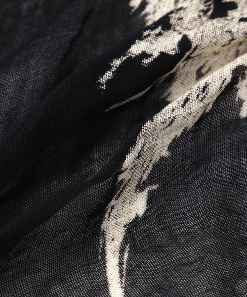 KMRii（ケムリ）の「KMRii/ケムリ/Dischaged Cross Stole（ストール/ショール・レディース・ブラック・F）」の6枚目の写真