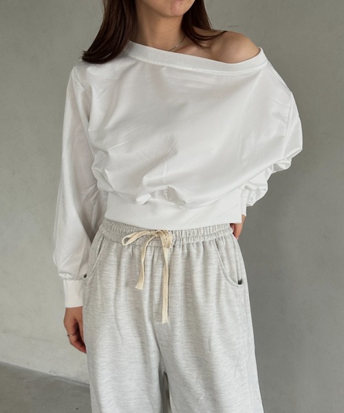 MYMOOD.（マイムード）の「オフショルダースウェットトップス（スウェット・レディース・グレー/ブラック/ホワイト・FREE）」の4枚目の写真