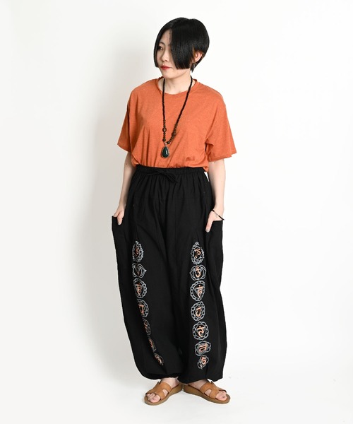 MARAI(マーライ)の「エスニックプリント バルーンパンツ ウエストゴム アラジンサルエルパンツ(その他パンツ・レディース・ブラック/カーキ/ブルー/パープル/ブラウン/レッド/ホワイト・FREE)」の14枚目の写真