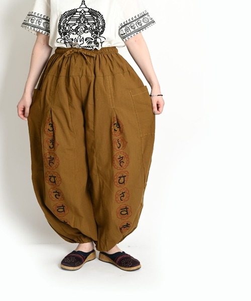 MARAI(マーライ)の「エスニックプリント バルーンパンツ ウエストゴム アラジンサルエルパンツ(その他パンツ・レディース・ブラック/カーキ/ブルー/パープル/ブラウン/レッド/ホワイト・FREE)」の22枚目の写真