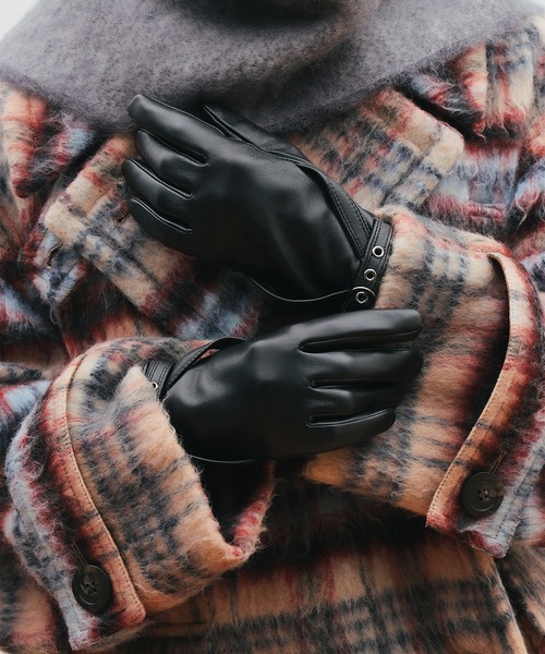 Ray BEAMS（レイビームス）の「レザー ベルト グローブ（手袋・レディース・レッド/ブラウン系その他3/ブラック・ONE SIZE）」の2枚目の写真