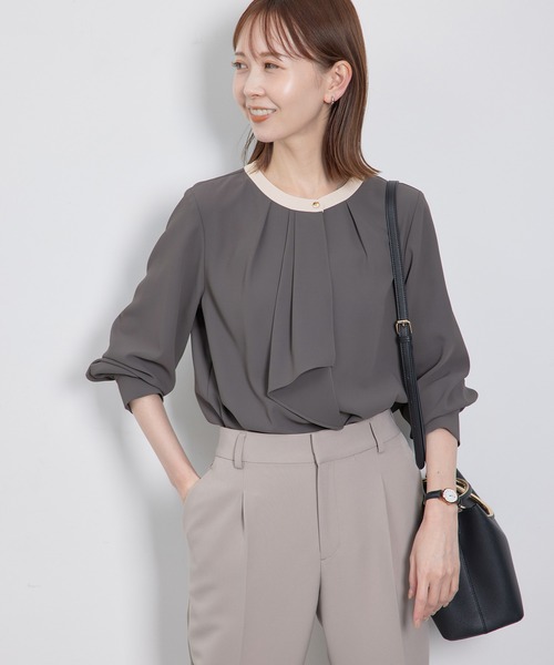 ROPE' PICNIC(ロペピクニック)の「【WEB限定】2サイズ展開/メタルボタンボウタイ風ブラウス(シャツ/ブラウス・レディース・チャコールグレー/ライトグリーン/ホワイト/ラベンダー・36/38)」の8枚目の写真