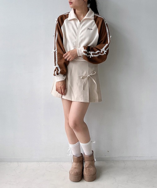 AS KNOW AS plus（アズノゥアズプラス）の「◇アソートデザイントラックジャケット（ジャージ・レディース・ベージュ系その他/ホワイト系/ブラック系その他/アイボリー系/ブラウン系その他2/オレンジ系1/アイボリー系1/ブラック系その他2・FREE）」の13枚目の写真