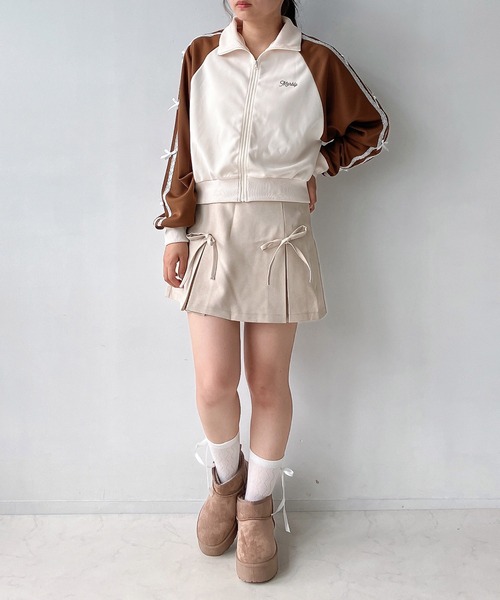 AS KNOW AS plus（アズノゥアズプラス）の「◇アソートデザイントラックジャケット（ジャージ・レディース・ベージュ系その他/ホワイト系/ブラック系その他/アイボリー系/ブラウン系その他2/オレンジ系1/アイボリー系1/ブラック系その他2・FREE）」の14枚目の写真