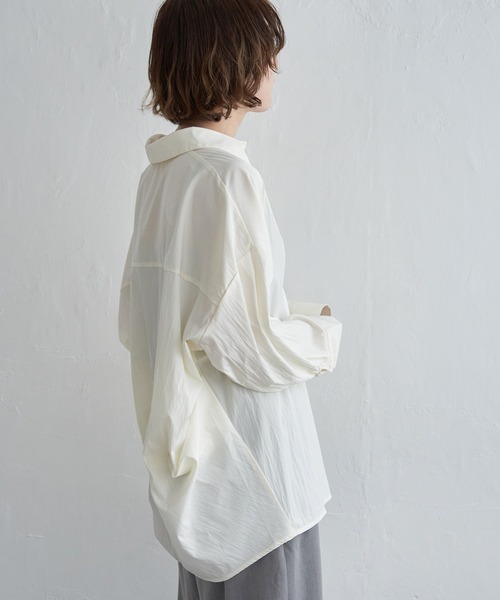 notch.(ノッチ)の「C/Nスキッパーシャツ(シャツ/ブラウス・レディース・オフホワイト/チャコール/ベージュ・M)」の16枚目の写真