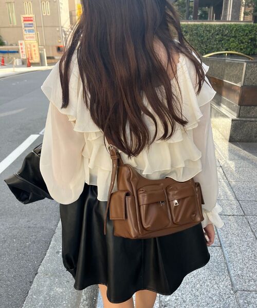 ems excite（エムズエキサイト）の「ポケットショルダーBAG（ショルダーバッグ・レディース・ブラック/ブラウン・ONE SIZE）」の4枚目の写真