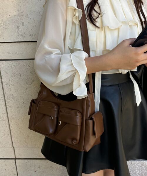 ems excite（エムズエキサイト）の「ポケットショルダーBAG（ショルダーバッグ・レディース・ブラック/ブラウン・ONE SIZE）」の7枚目の写真