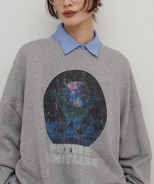 LARUTA(ラルータ)の「【LARUTA】FUTURE LIMITLESS 裏毛プルオーバー(Tシャツ/カットソー・レディース・オフホワイト/グレー/チャコールグレー・FREE)」の3枚目の写真