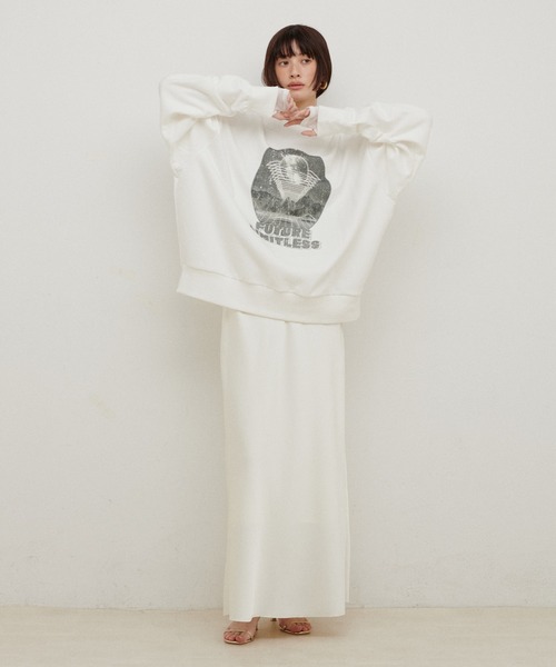 LARUTA(ラルータ)の「【LARUTA】FUTURE LIMITLESS 裏毛プルオーバー(Tシャツ/カットソー・レディース・オフホワイト/グレー/チャコールグレー・FREE)」の12枚目の写真