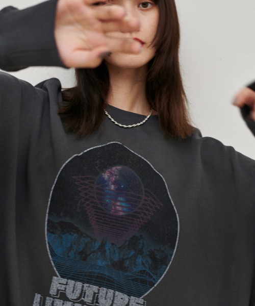 LARUTA(ラルータ)の「【LARUTA】FUTURE LIMITLESS 裏毛プルオーバー(Tシャツ/カットソー・レディース・オフホワイト/グレー/チャコールグレー・FREE)」の13枚目の写真