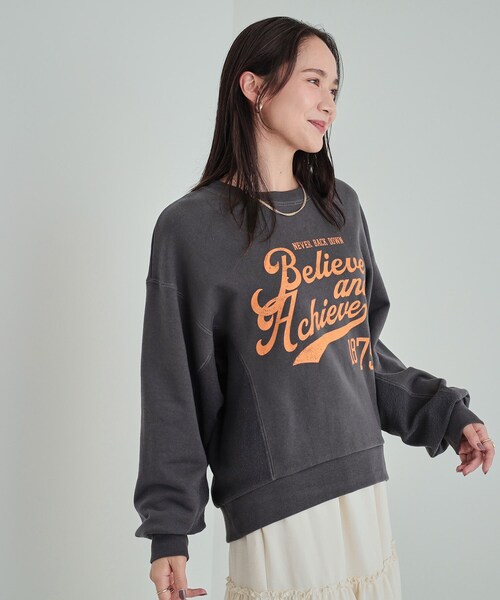 Cutie Blonde(キューティーブロンド)の「【S-LL/洗える】大人カジュアルコーデに プリントアソート 切替ドルマンスウェット(スウェット・レディース・アイボリー系/グレー系1/チャコール/ネイビー系3/ワイン系6/ホワイト系その他6・01/02/03/04)」の8枚目の写真