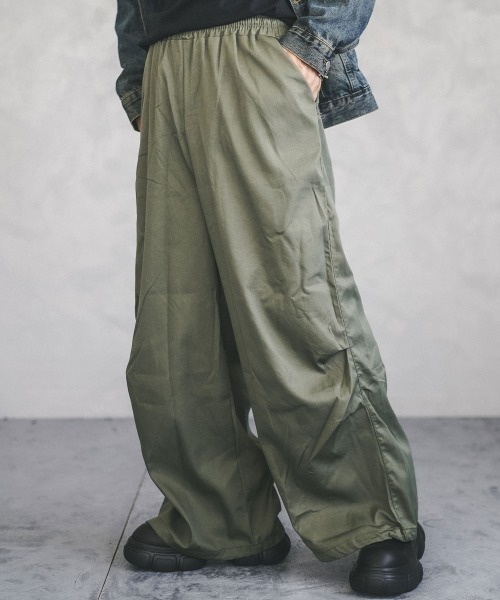 Shoowtime(ショウタイム)の「Knee tuck super wide pull on pants / ニータックスーパーワイドプルオンパンツ(その他パンツ・メンズ・グレイッシュベージュ/ブラック/カーキ・MEDIUM/LARGE/X-LARGE)」の3枚目の写真