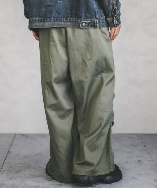 Shoowtime(ショウタイム)の「Knee tuck super wide pull on pants / ニータックスーパーワイドプルオンパンツ(その他パンツ・メンズ・グレイッシュベージュ/ブラック/カーキ・MEDIUM/LARGE/X-LARGE)」の18枚目の写真
