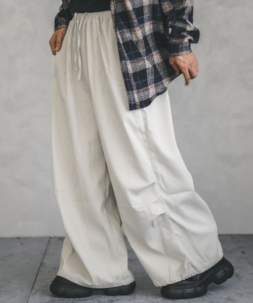 Shoowtime(ショウタイム)の「Knee tuck super wide pull on pants / ニータックスーパーワイドプルオンパンツ(その他パンツ・メンズ・グレイッシュベージュ/ブラック/カーキ・MEDIUM/LARGE/X-LARGE)」の12枚目の写真