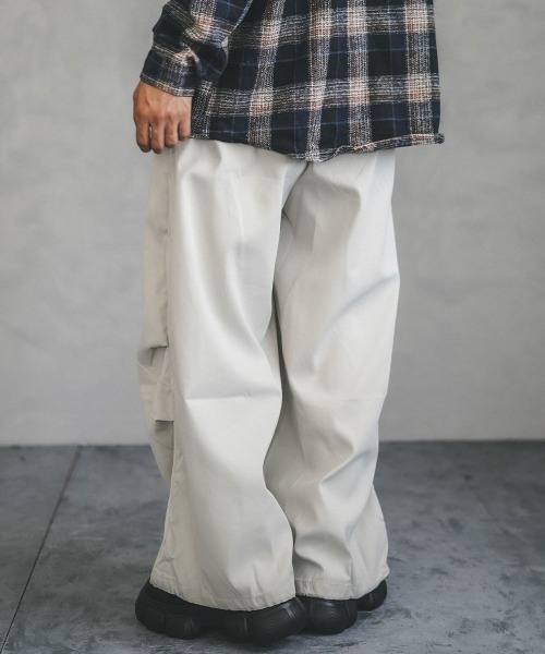 Shoowtime(ショウタイム)の「Knee tuck super wide pull on pants / ニータックスーパーワイドプルオンパンツ(その他パンツ・メンズ・グレイッシュベージュ/ブラック/カーキ・MEDIUM/LARGE/X-LARGE)」の13枚目の写真
