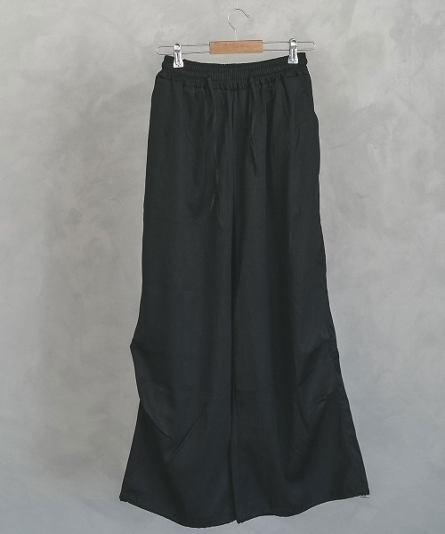 Shoowtime(ショウタイム)の「Knee tuck super wide pull on pants / ニータックスーパーワイドプルオンパンツ(その他パンツ・メンズ・グレイッシュベージュ/ブラック/カーキ・MEDIUM/LARGE/X-LARGE)」の21枚目の写真