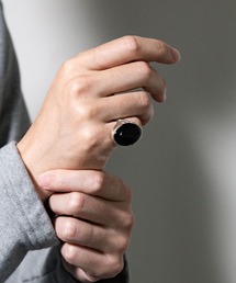 vv（ヴィヴィ）の「vv.jewelry /オーバルオニキスリング silver925 13号（リング）」