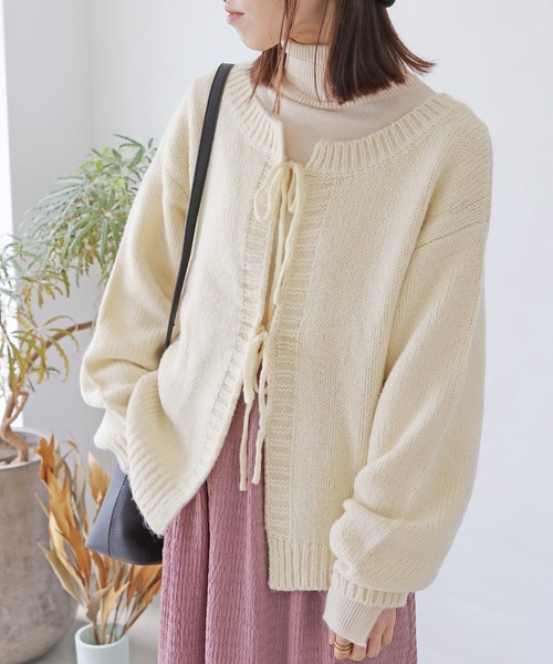 Crisp（クリスプ）の「2wayリボンニットカーディガン（ニット/セーター・レディース・レッド/アイボリー/グレイッシュベージュ・FREE）」の2枚目の写真