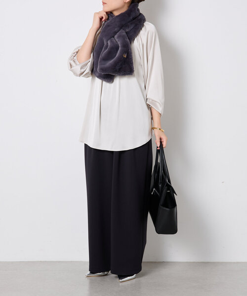 PAPILLONNER(パピヨネ)の「エコファービックマフラー(マフラー・レディース・アイボリー/チャコールグレー・FREE)」の8枚目の写真