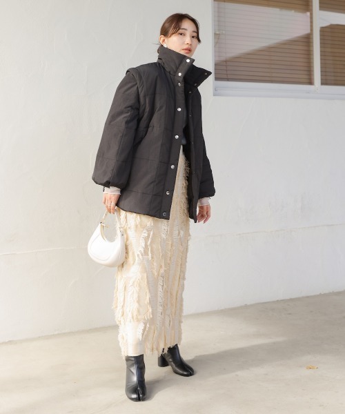 Bab（バブ）の「袖取り外し2WAYミドルキルティングジャケット（ダウンジャケット/コート・レディース・ベージュ/アイボリー/ブラック・M）」の10枚目の写真