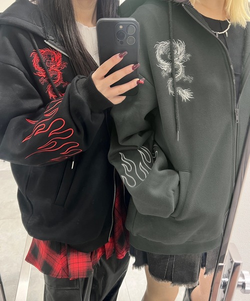 Figments（フィグメンツ）の「【裏起毛】ドラゴン刺繍ビッグZIP