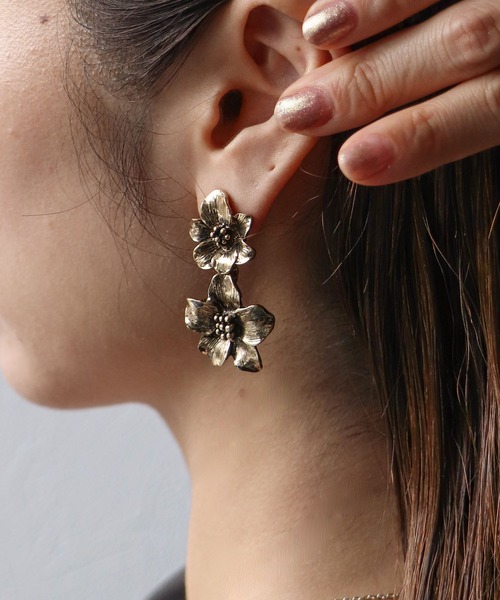 Cepica（セピカ）の「【LIMITED NUMBER / リミテッドナンバー】ダブルフラワーピアス（ピアス（両耳用）・レディース・ゴールド/シルバー・FREE）」の6枚目の写真