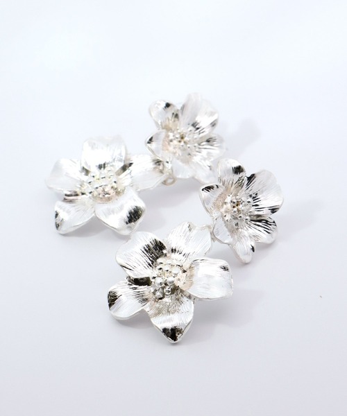 Cepica（セピカ）の「【LIMITED NUMBER / リミテッドナンバー】ダブルフラワーピアス（ピアス（両耳用）・レディース・ゴールド/シルバー・FREE）」の11枚目の写真