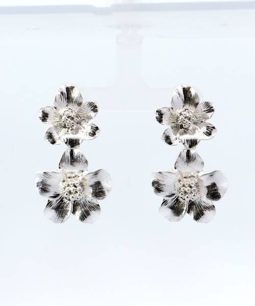 Cepica（セピカ）の「【LIMITED NUMBER / リミテッドナンバー】ダブルフラワーピアス（ピアス（両耳用）・レディース・ゴールド/シルバー・FREE）」の12枚目の写真