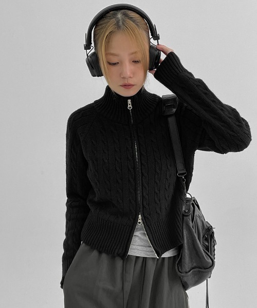 BLACKUP（ブラックアップ）の「[MADE] ベーシックケーブルニットジップアップ（パーカー・レディース・ブラック/グレー・ONESIZE）」の2枚目の写真