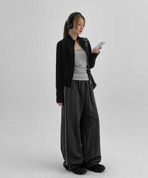 BLACKUP（ブラックアップ）の「[MADE] ベーシックケーブルニットジップアップ（パーカー・レディース・ブラック/グレー・ONESIZE）」の9枚目の写真
