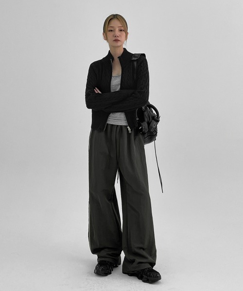 BLACKUP（ブラックアップ）の「[MADE] ベーシックケーブルニットジップアップ（パーカー・レディース・ブラック/グレー・ONESIZE）」の11枚目の写真