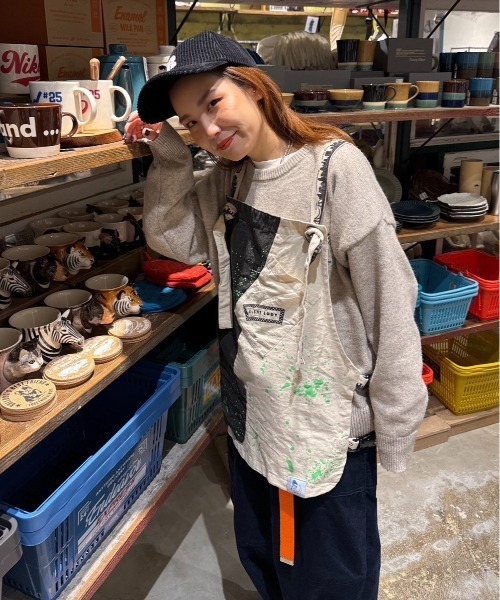 お値下げしました〜♡フィッシュエディ☆てぃらさんコラボ☆エプロン FISHEDDY(フィッシュエディ)×てぃらコラボ PAINTBIBSエプロン