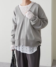 Vネックニット