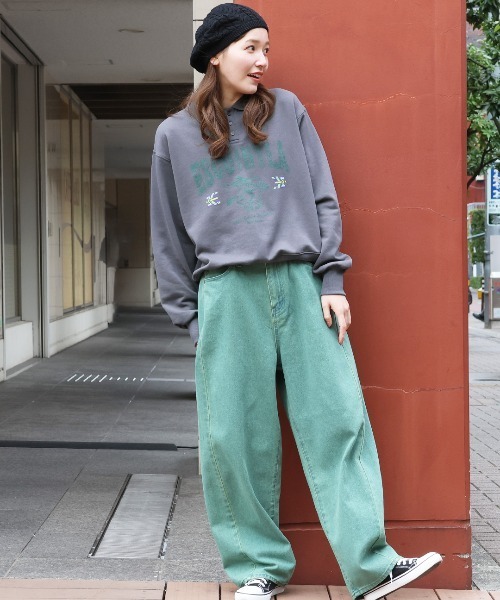 チチカカ(チチカカ)の「スキッパースウェットプルオーバー(スウェット・レディース・レッド/チャコールグレー/ブルー・FREE)」の4枚目の写真