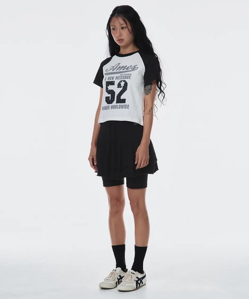 AMESWORLDWIDE(アメスワールドワイド)の「A'GEM/9 × .kom 『AMESWORLDWIDE/アメスワールドワイド』 52 LOGO RAGLAN TEE/52ロゴラグランTEE(Tシャツ/カットソー・レディース・ブラック/カーキ/レッド・S/M)」の5枚目の写真
