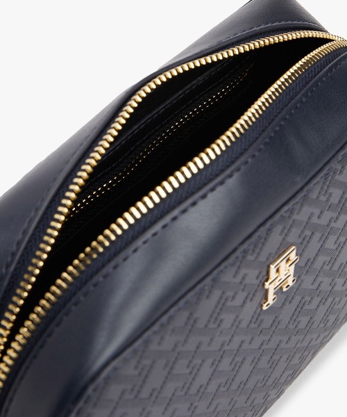 TOMMY HILFIGER（トミーヒルフィガー）の「モノグラムロゴカメラバッグ（ボディバッグ/ウエストポーチ・レディース・ネイビー/ベージュ/アイボリー/ブラック・FREE）」の5枚目の写真