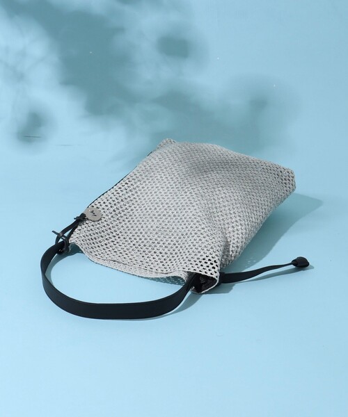 NOLLEY’S（ノーリーズ）の「【MARCO MASI/ マルコマージ】雑材ノットワンハンドルバッグ（ショルダーバッグ・レディース・ライトグレー・FREE）」の3枚目の写真