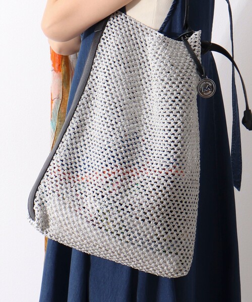 NOLLEY’S（ノーリーズ）の「【MARCO MASI/ マルコマージ】雑材ノットワンハンドルバッグ（ショルダーバッグ・レディース・ライトグレー・FREE）」の9枚目の写真